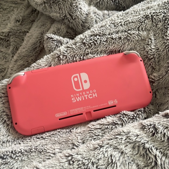 Pink Nintendo light it has only been used a few times - Picture 2 of 2